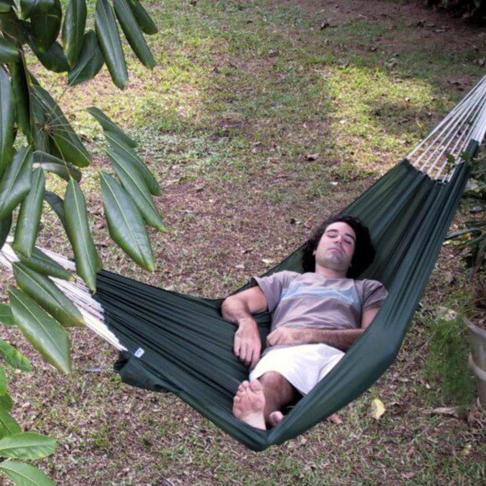 Rede de Descanso Adventure, tecido respirável impede o acúmulo de suor e ajuda a expelir o excesso de umidade do corpo.